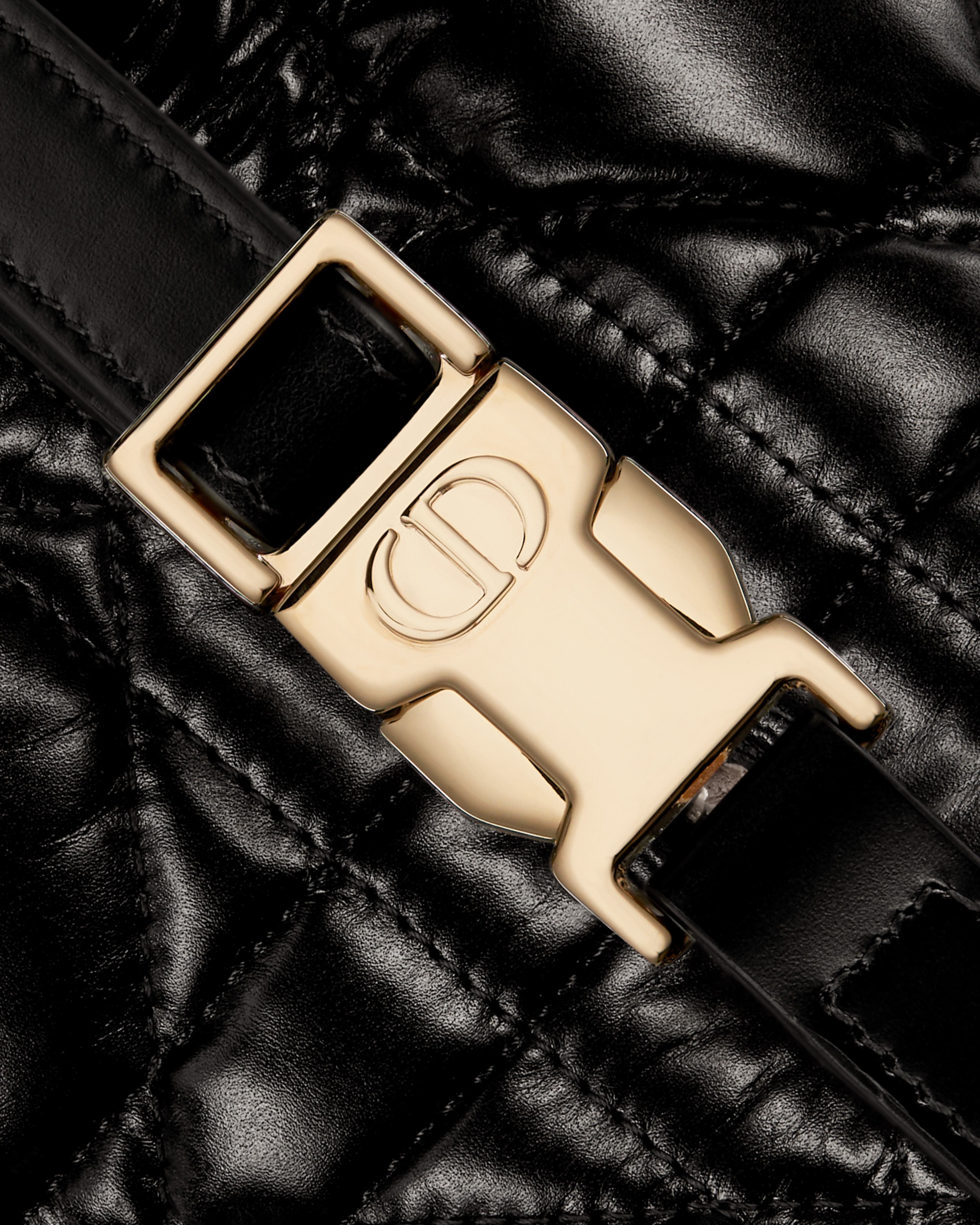 中号 DiorTravel Nomad 手拿包 黑色牛皮革超大藤格纹 E09