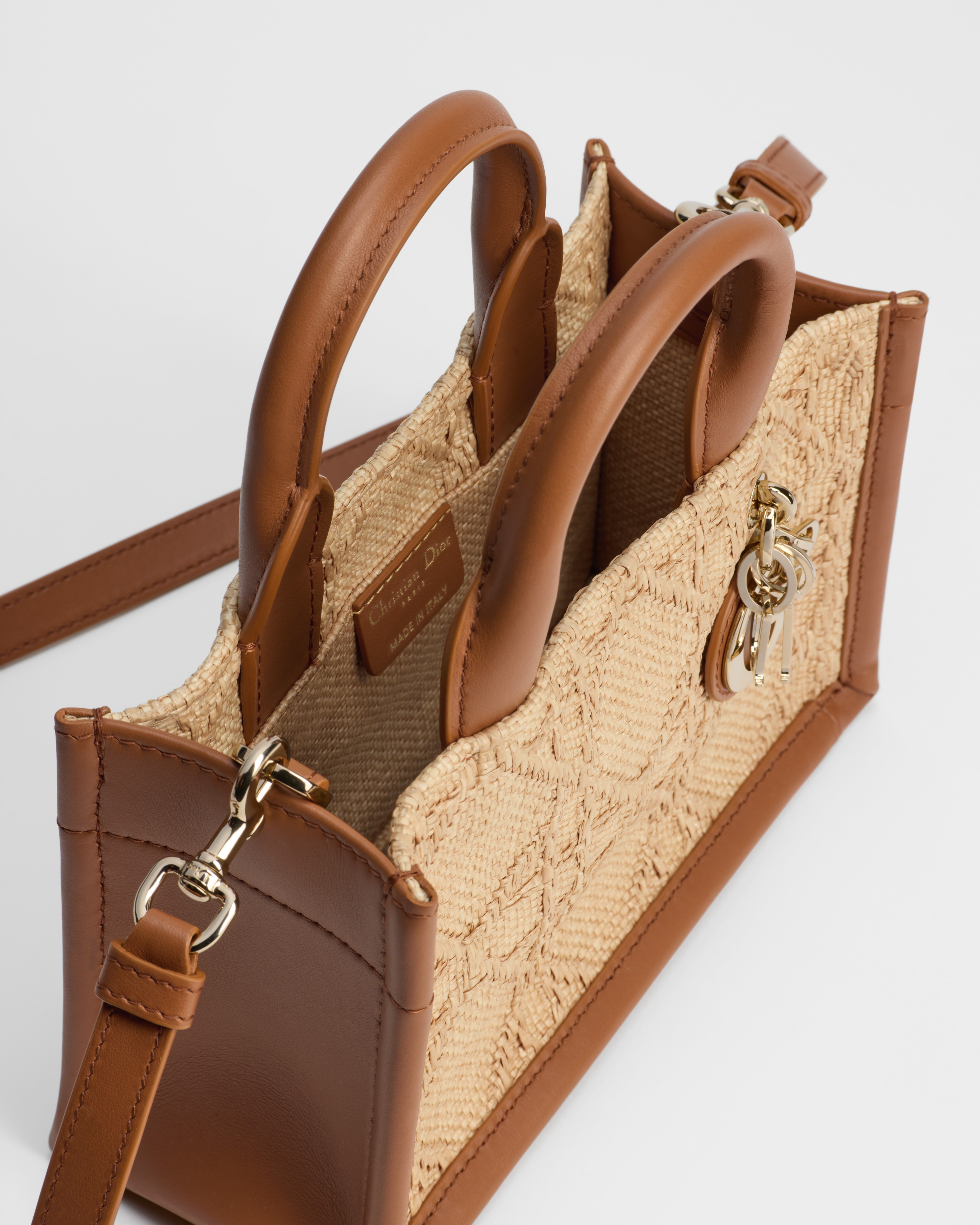 迷你 Book Tote 手袋 米色酒椰草藤格纹（21.5 x 13 x 7.5 厘米） E06