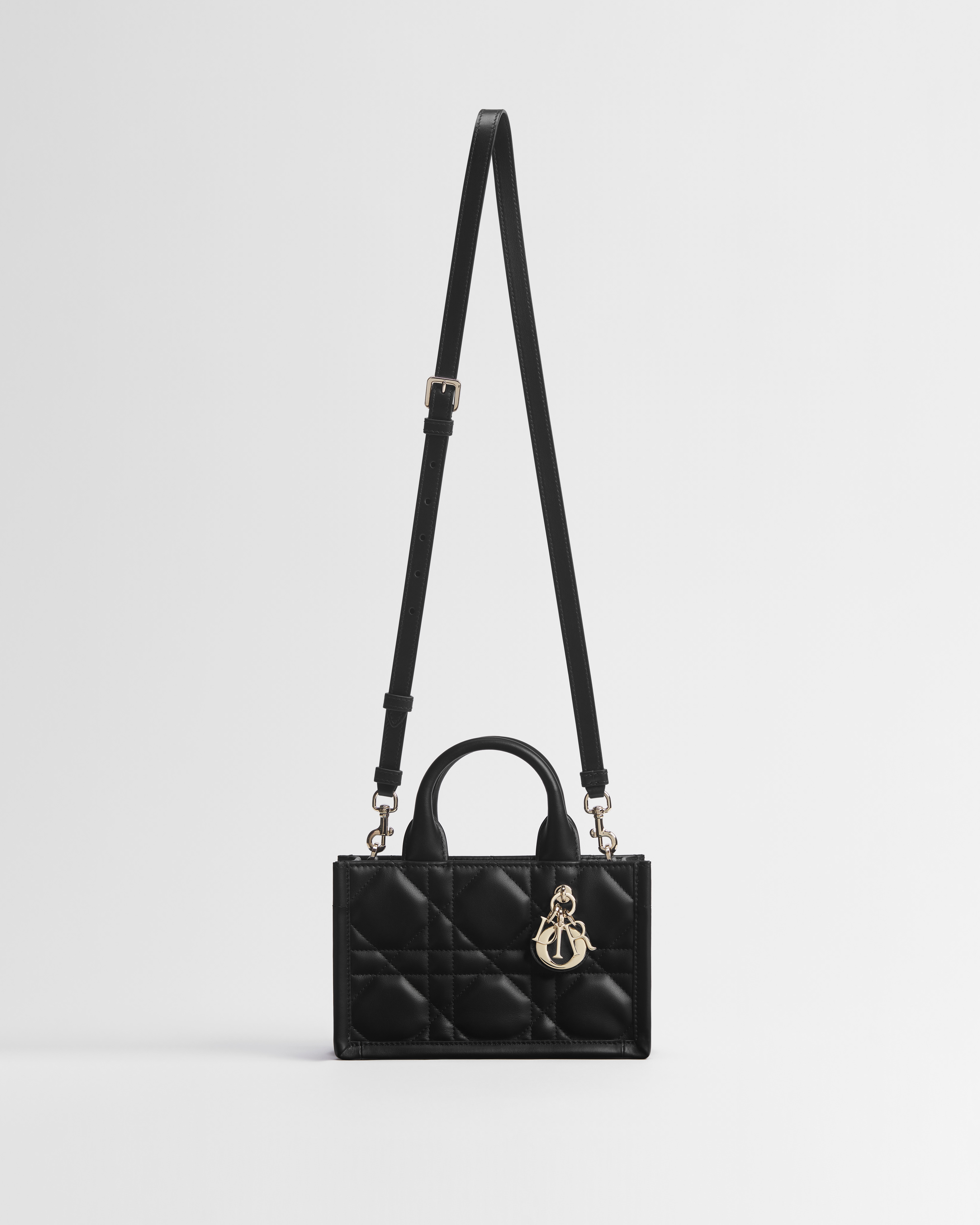 迷你 Book Tote 手袋 黑色牛皮革超大藤格纹（21.5 x 13 x 7.5 厘米） E07