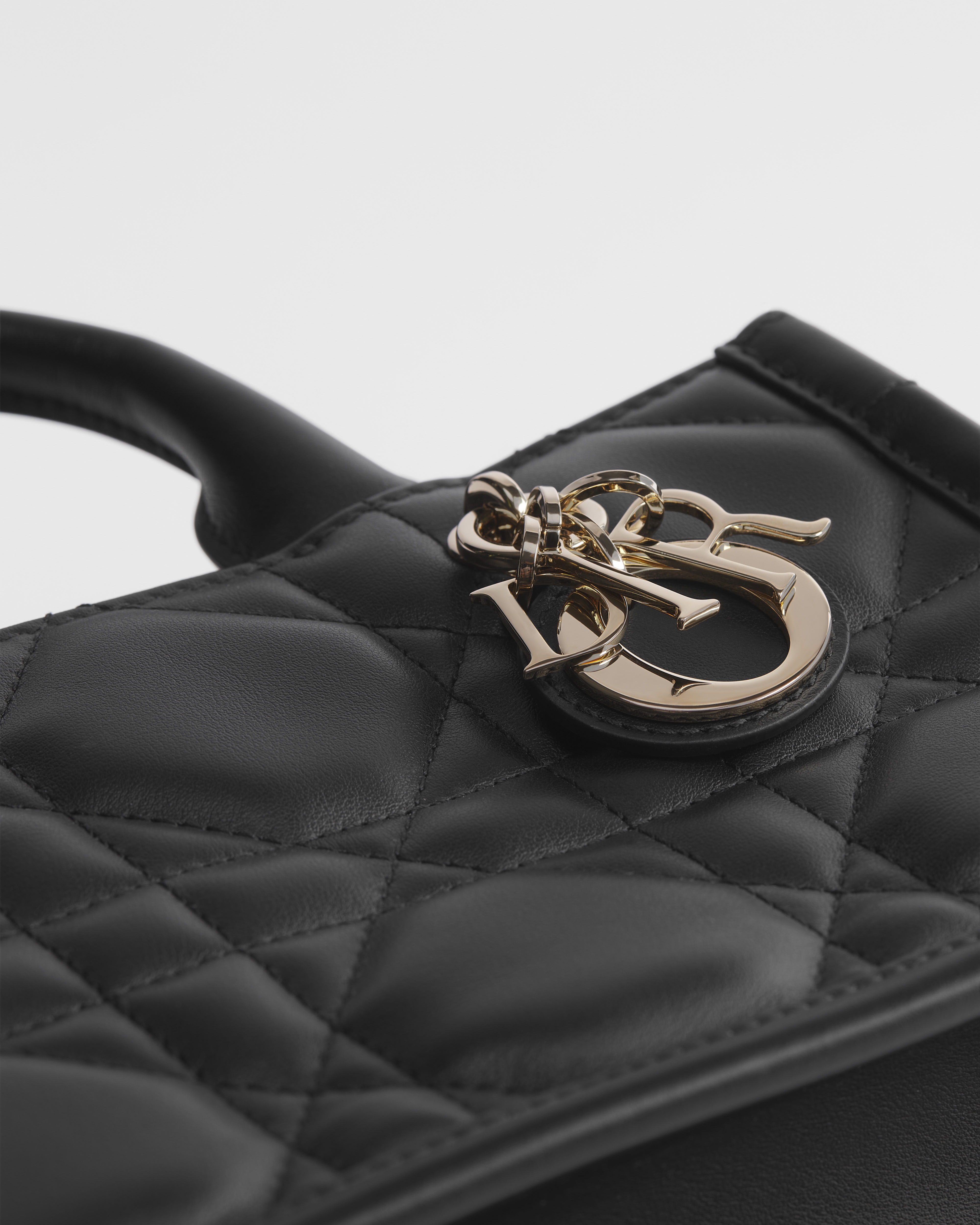 迷你 Book Tote 手袋 黑色牛皮革超大藤格纹（21.5 x 13 x 7.5 厘米） E10