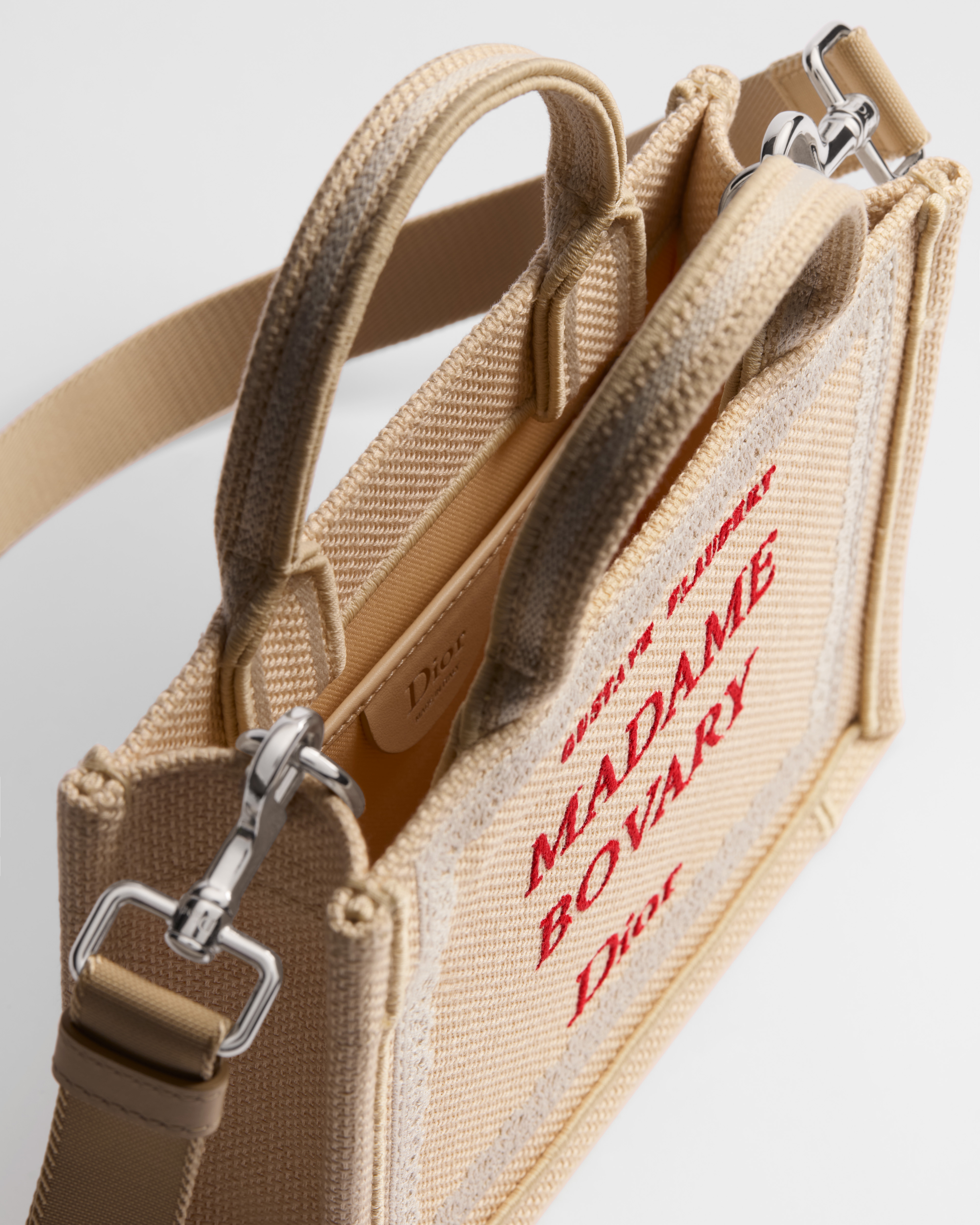 迷你 Book Tote 手袋（附肩带） 米色和红色 Book Cover 图案刺绣 (21 x 16 x 6.5 厘米) E06