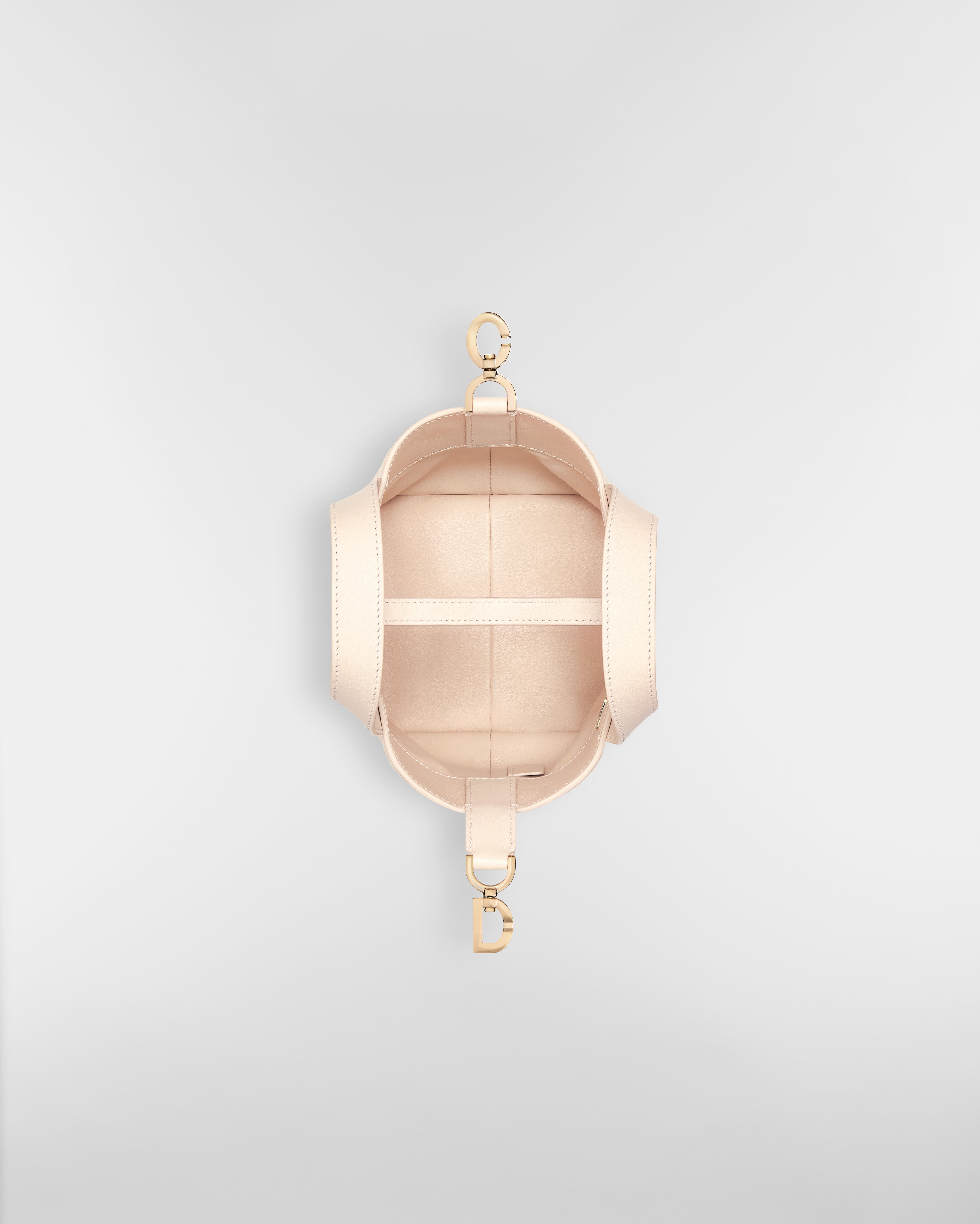 微型 Dior Toujours 竖版手袋 沙石粉色牛皮革超大藤格纹 E06