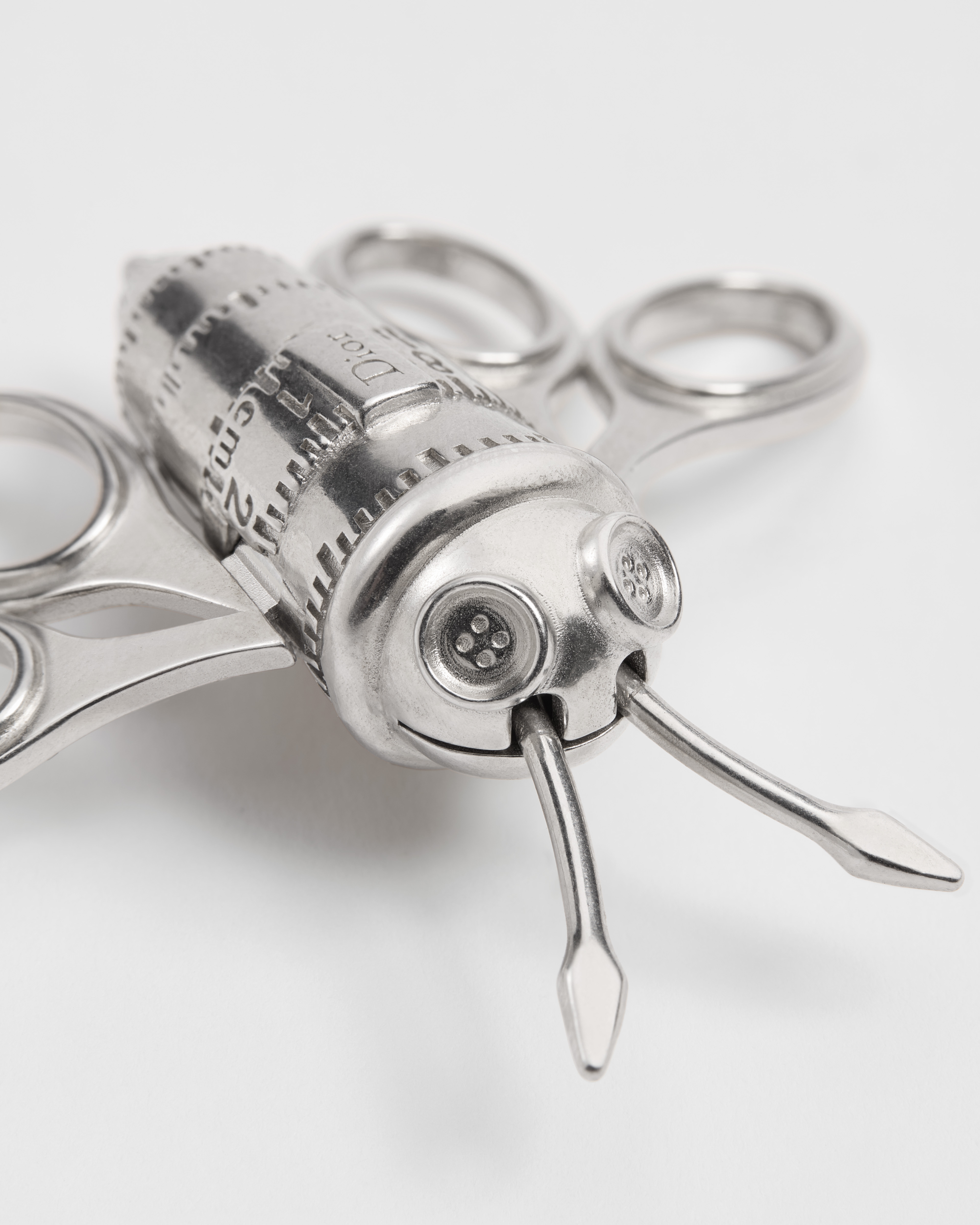 Dior Couture Charms 小蜜蜂胸针 银质 E09